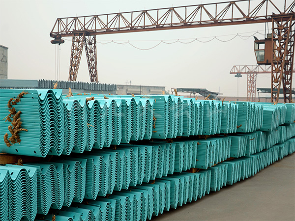 噴塑兩波護(hù)欄板